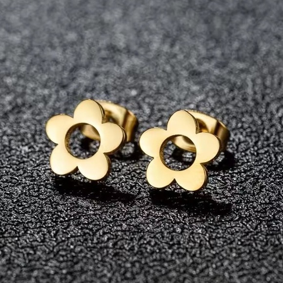 Gold Flower Stud Earrings Cute Floral Earrings Women's Jewelry‎ Stainless Steel - Picture 1 of 7